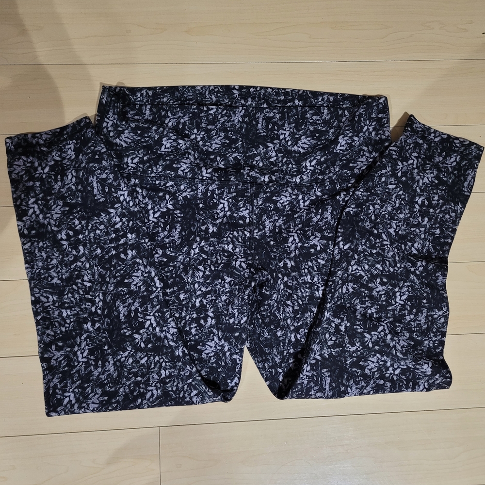 Lululemon Align High-Rise Crop Leggings White & Black (Size 16)